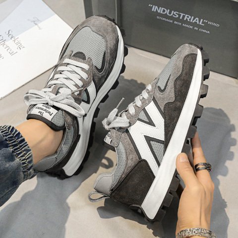 Free shipping Classic Mens Sports Casual Running Couple Cricket Shoes Outdoor New Pedestrian Street Lifestyle Skateboarding designer Shoes