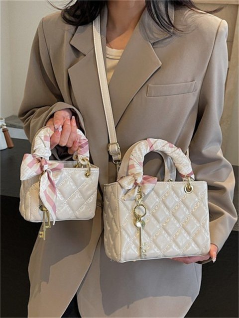 designer shoulder bags 2025 Spring New Fashionable Crossbody vintage Bag for woman whitep