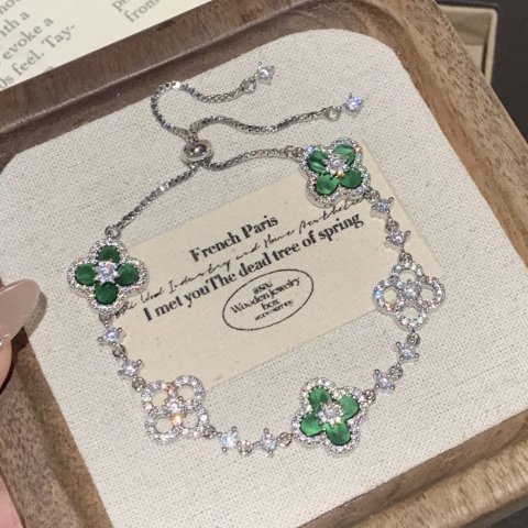 Zircon Rhombus Hollow Flower Light High-end Elegant Bracelet Personality Exquisite Fashion Versatile Jewelry for Women