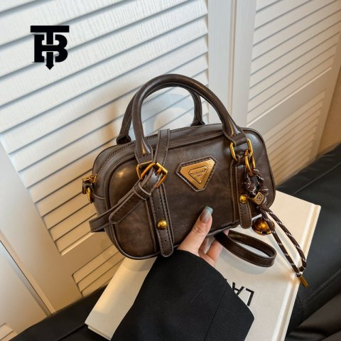 TB BHULAMTE Fashion Women&#039;s Shoulder Bag Free Shipping Designer Red New Metal Sequin Hand-held Small Square Bag Student Versatile Casual Crossbody Bag