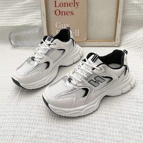 2025 New Model New Spring Autumn Women&#039;s Jogging Sneakers Fashion Casual White Breathable Tennis Low Top Vulcanized Shoes Outdoor Trainers