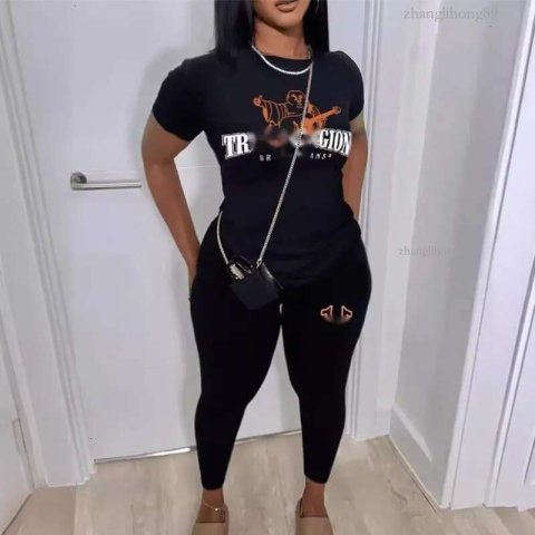 Designer Womens Tracksuits Letter Print Two Piece Set Sexy And Fashion Short Sleeved T-shirt And Pants Outfits
