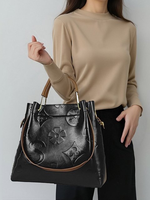 new Free shipping designer bag Crossbody bag with women&#039;s layered design fashionable and convenient