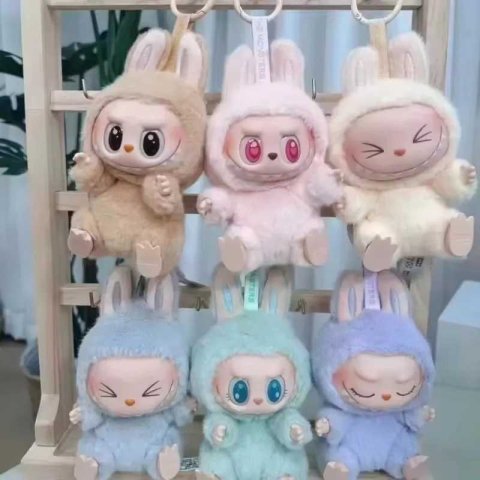 Hot selling Anime Doll Labubu Pendant Doll Model Toy Cute Monster Keychain Novelty Toy Birthday Gift Luggage Accessories