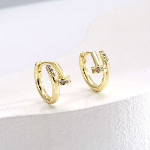 DHcollections Xinshi Light High-end Sense Personality Stud Earrings Exquisite Commuting Versatile Small Accessories Wholesale