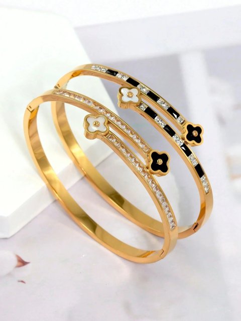 A steel fashion womens bangle 250109