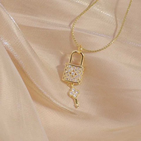 Creative Micro Inlaid CZ lock and key necklace suitable for womens 14K real gold Exquisite AAA zirconia Kolye fashion accessories jewelry X241123
