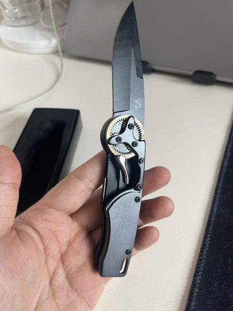 Tactical Folding Knife Wood Handle Outdoor Hunting couteau fixed blade knife Survival Pocket Knives pocket knife Portable EDC Tool