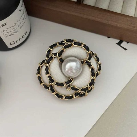 Jewelry Brooches Flower Camellia pearl pin coat accessories brooches for womens clothing Lounge decoration